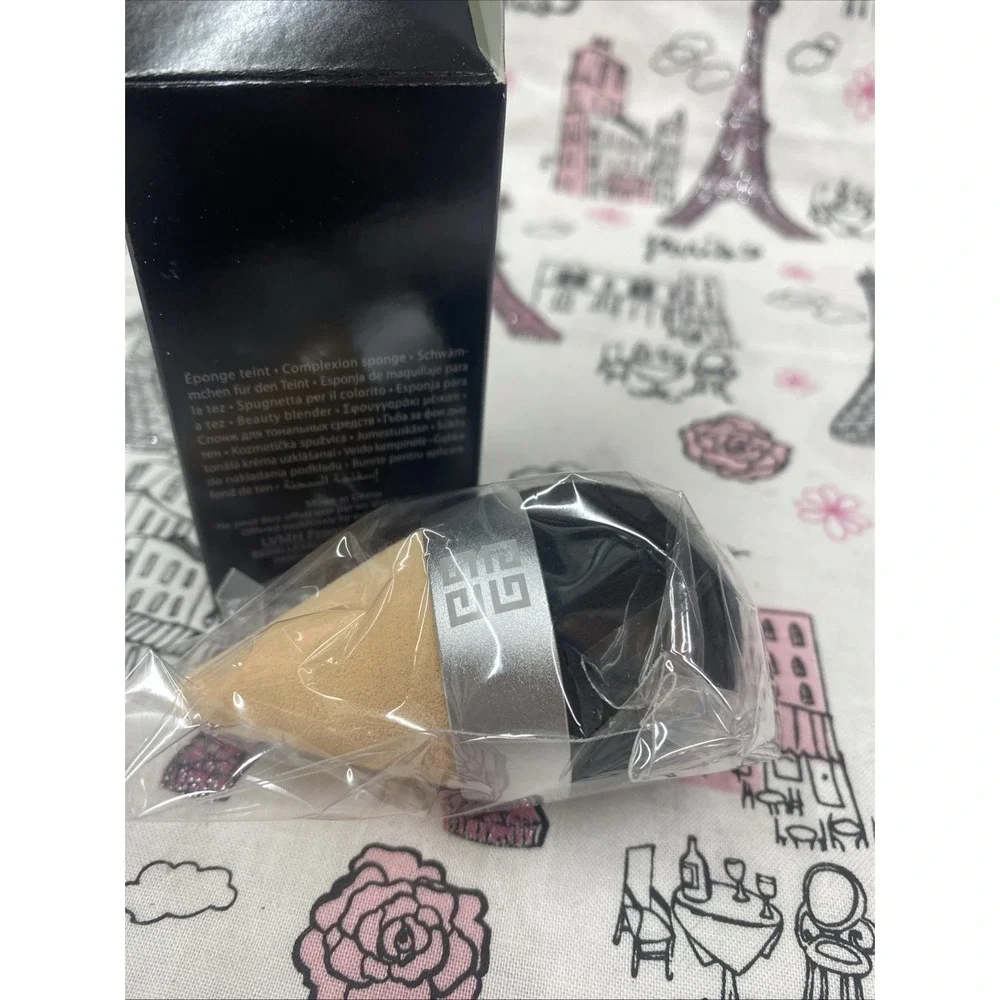 Givenchy Prisme Libre Complexion Sponge Blender